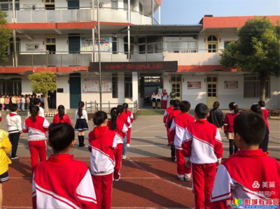 小海燕紅領巾社團成立啦--徐州市湖濱中心小學關工委活動掠影